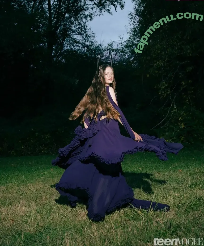 Mackenzie Foy nude photo #0092 (mackenziefoy)