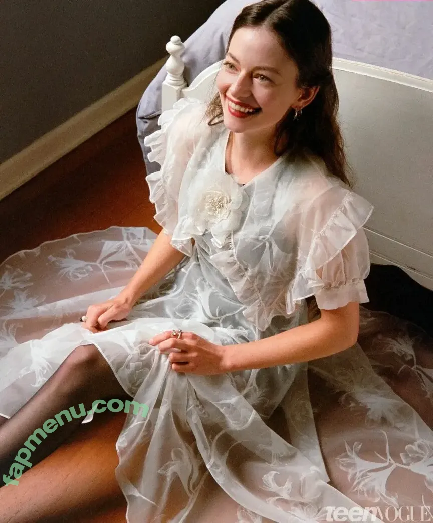 Mackenzie Foy nude photo #0096 (mackenziefoy)