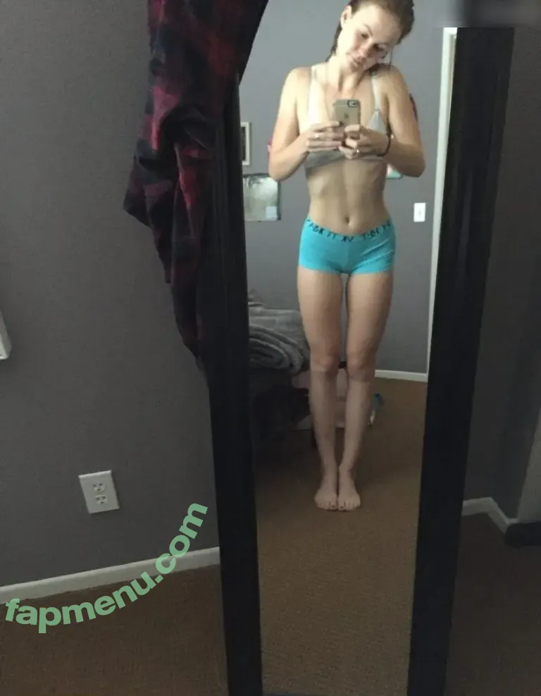 Mackenzie Lintz nude photo #0036 (mackenzickles)