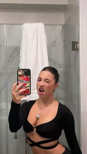 Mackenzie Ziegler / kenzie nude photo #0132