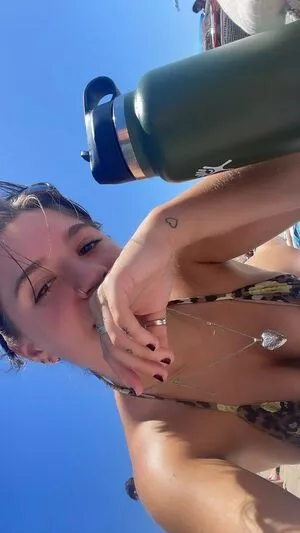 Mackenzie Ziegler / kenzie nude photo #0137