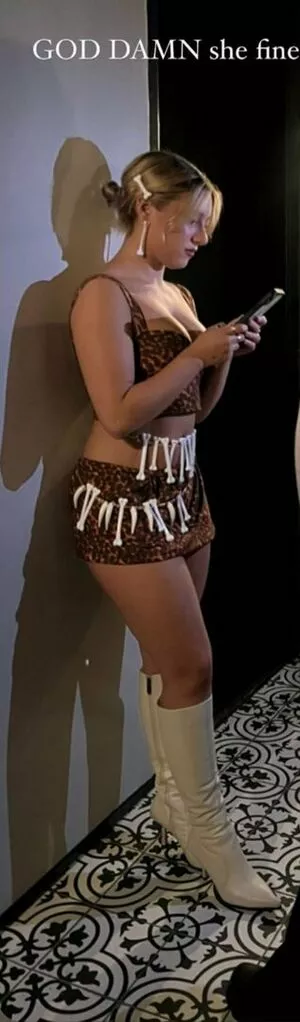 Mackenzie Ziegler / kenzie nude photo #0223