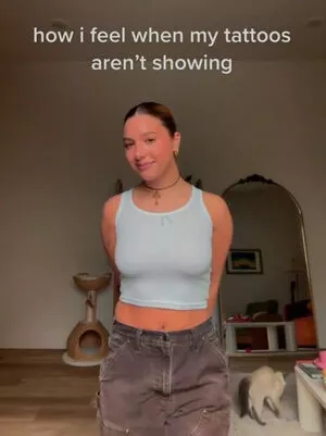 Mackenzie Ziegler / kenzie nude photo #0287