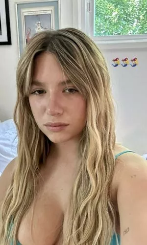 Mackenzie Ziegler / kenzie nude photo #0448
