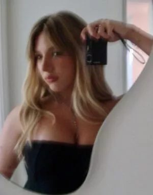 Mackenzie Ziegler / kenzie nude photo #0461