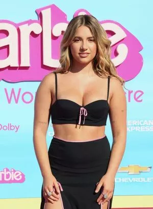 Mackenzie Ziegler / kenzie nude photo #0468