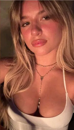 Mackenzie Ziegler / kenzie nude photo #0486
