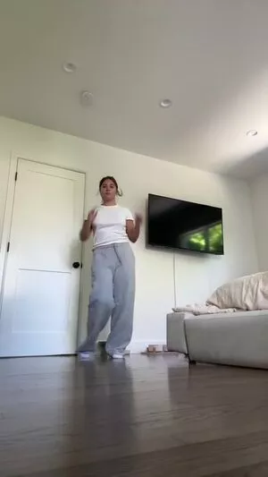 Mackenzie Ziegler / kenzie nude photo #0583