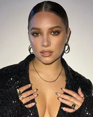 Mackenzie Ziegler / kenzie nude photo #0615