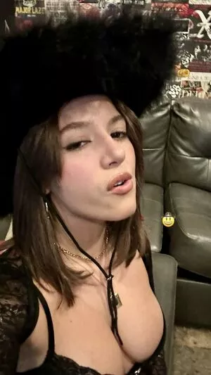 Mackenzie Ziegler / kenzie nude photo #0667
