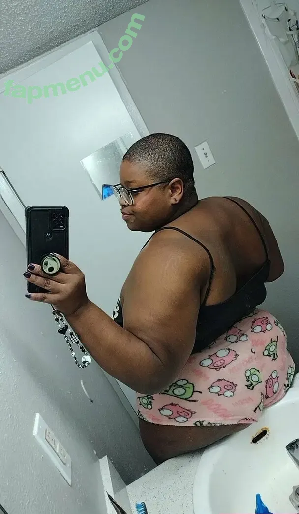 madam.bats nude photo #0012 (madam.bats)