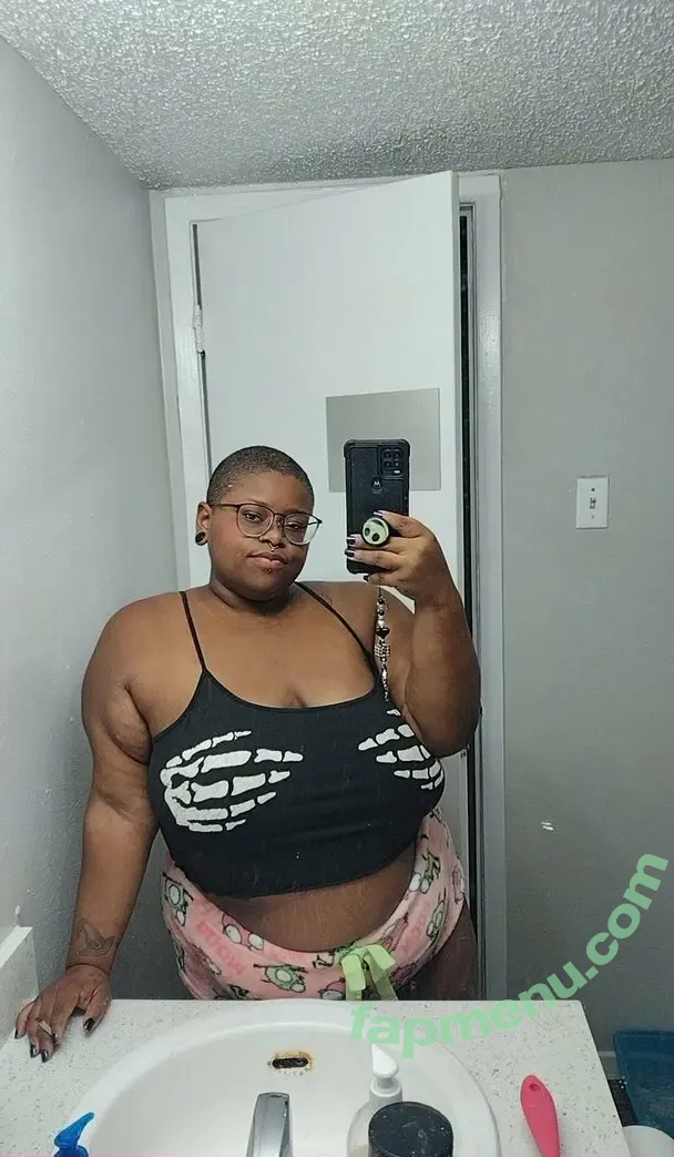madam.bats nude photo #0013 (madam.bats)