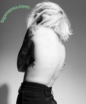 Madamemira / madamemira_ nude photo #0037