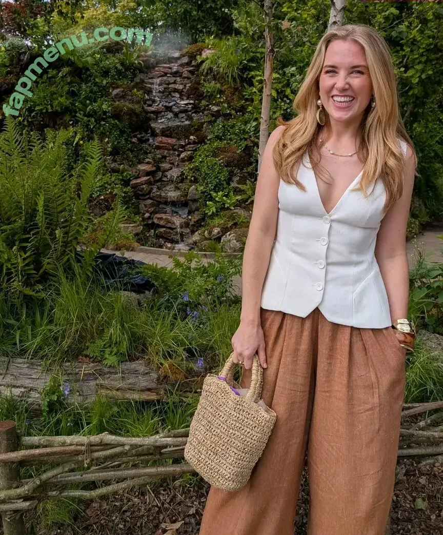 Maddie Moate nude photo #0038 (maddiemoate)