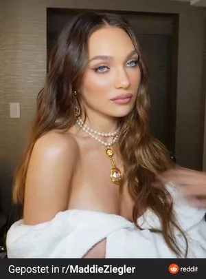 Maddie Ziegler / maddieziegler nude photo #0311