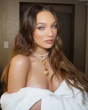 Maddie Ziegler / maddieziegler nude photo #0334