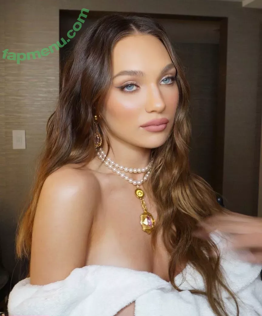 Maddie Ziegler nude photo #0332 (maddieziegler)