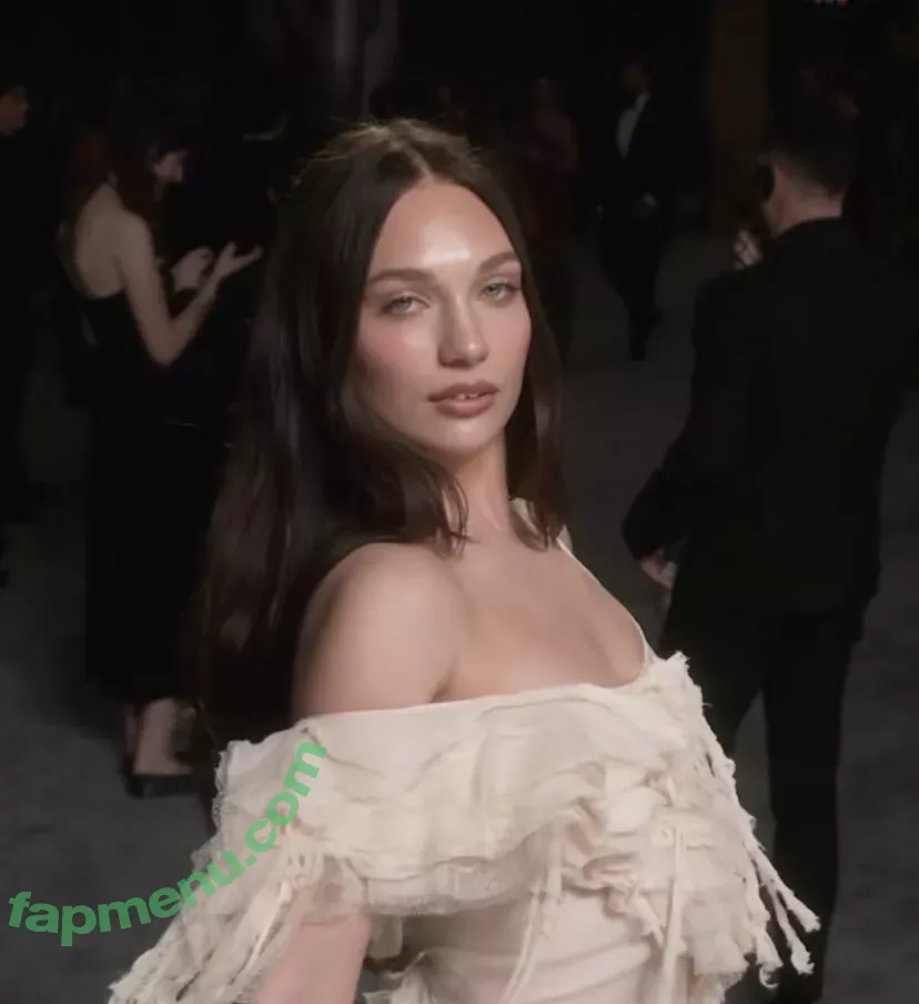 Maddie Ziegler nude photo #1198 (maddieziegler)