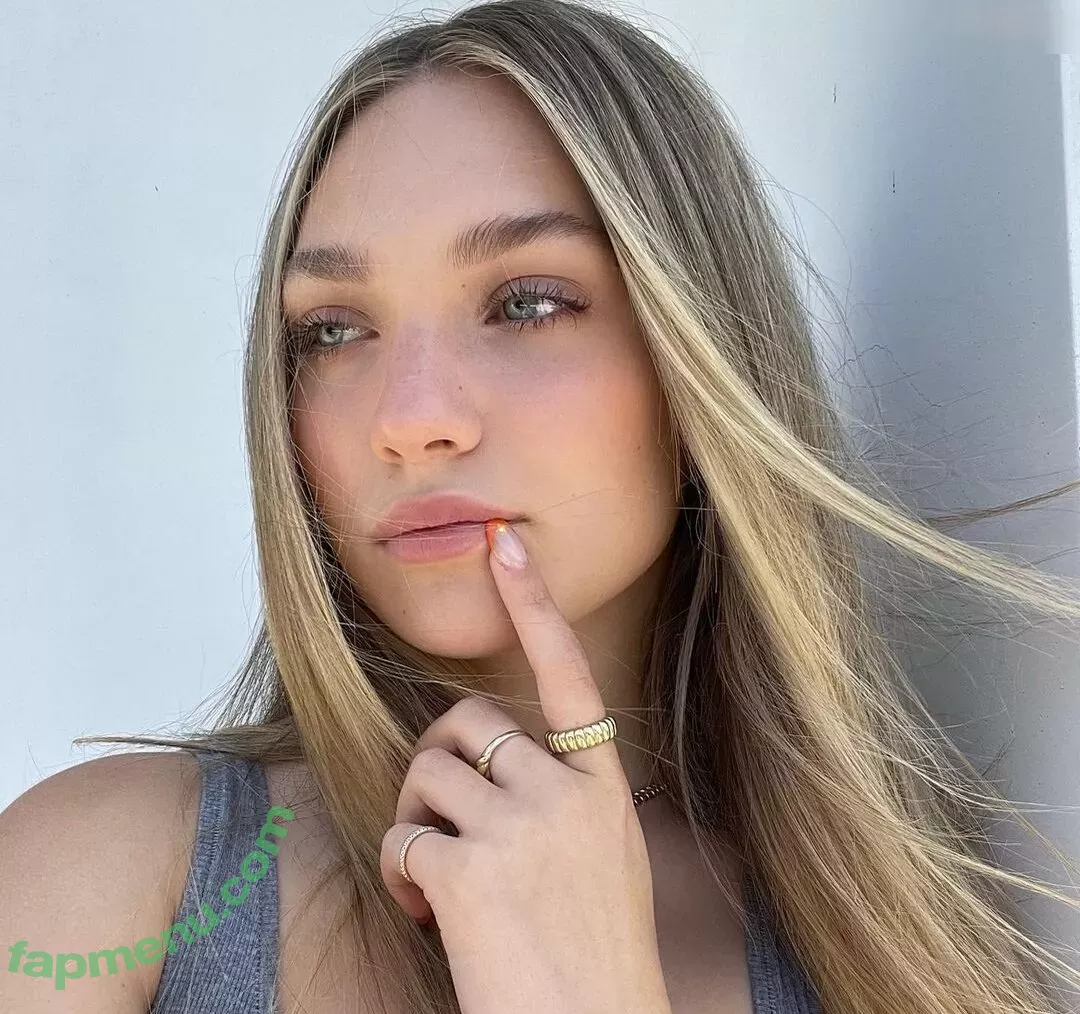 Maddie Ziegler nude photo #1405 (maddieziegler)