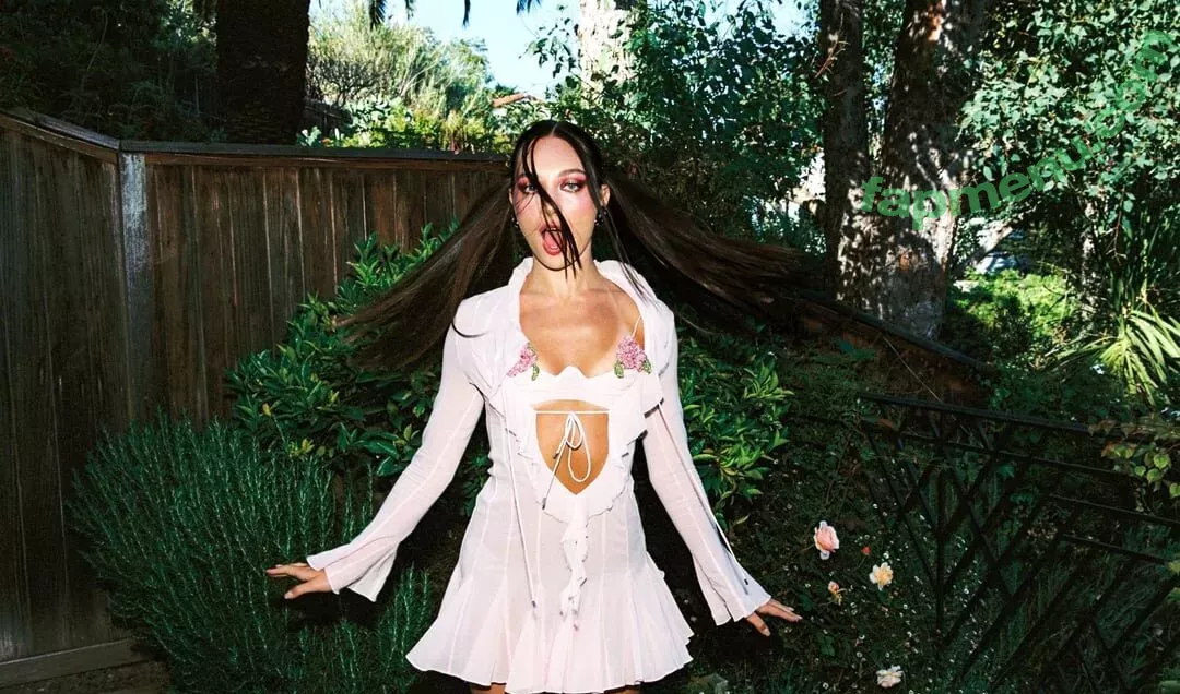 Maddie Ziegler nude photo #1465 (maddieziegler)