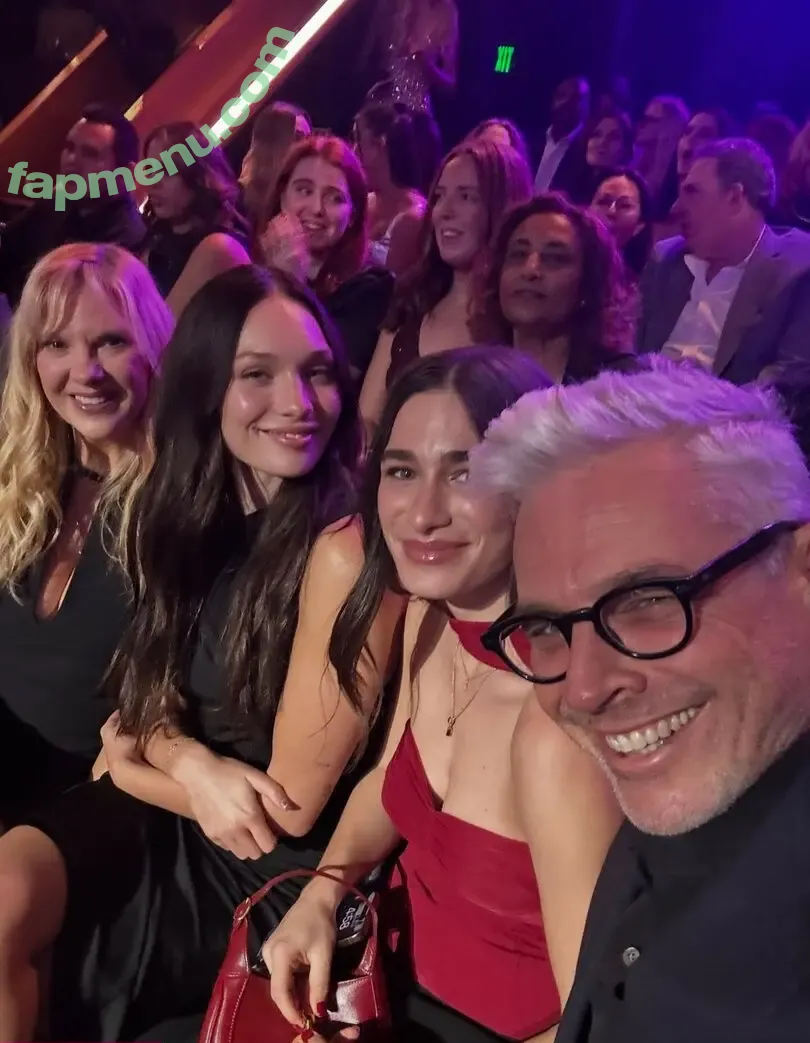 Maddie Ziegler nude photo #1701 (maddieziegler)