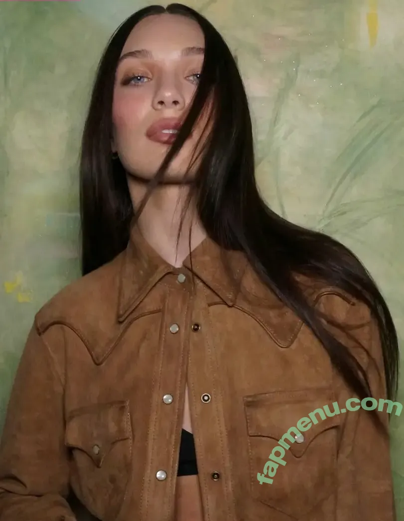 Maddie Ziegler nude photo #1704 (maddieziegler)