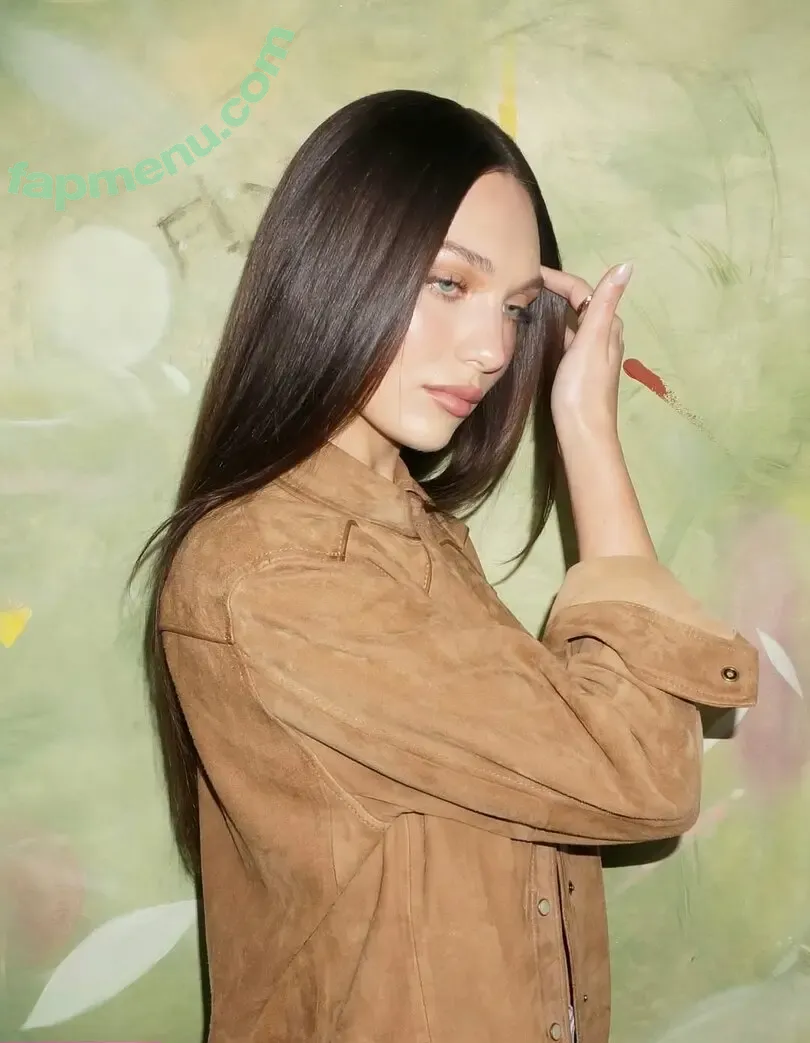 Maddie Ziegler nude photo #1705 (maddieziegler)