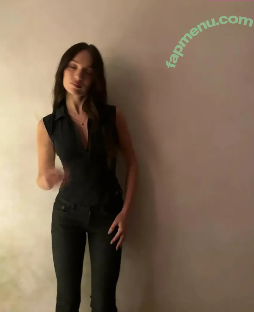 Maddie Ziegler nude photo #1714 (maddieziegler)