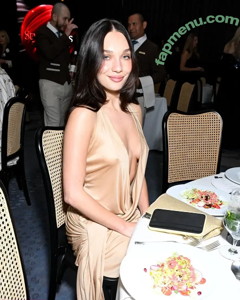 Maddie Ziegler nude photo #1796 (maddieziegler)