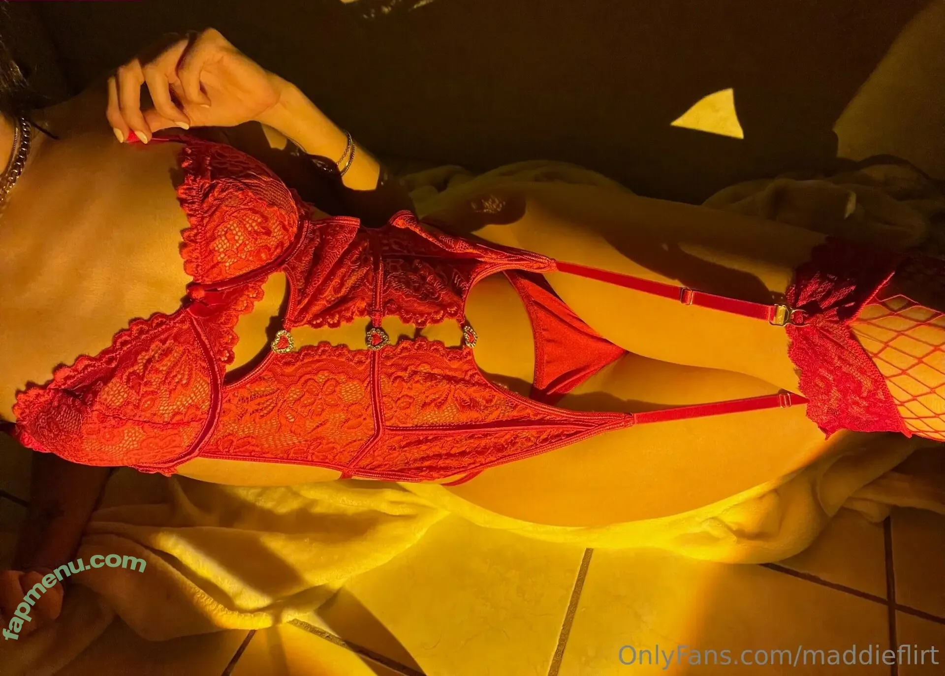 Maddieflirt nude photo #0008 (Maddieflirt)