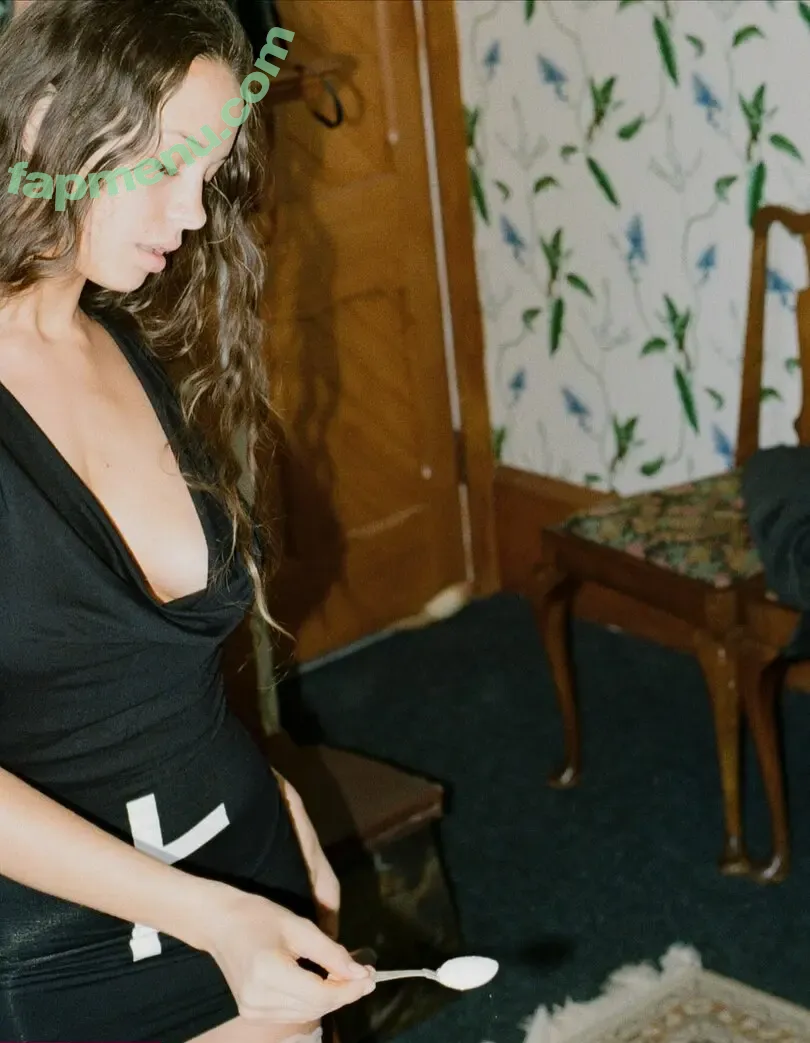 Maddii Sutton nude photo #0029 (maddii_trinity / maddiitrinity)