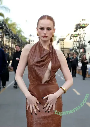 Madelaine Petsch / madelame nude photo #0678