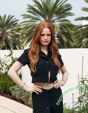Madelaine Petsch / madelame nude photo #0686