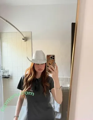 Madelaine Petsch / madelame nude photo #0843