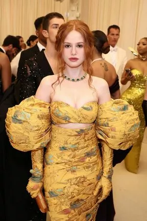 Madelaine Petsch / madelame nude photo #0081