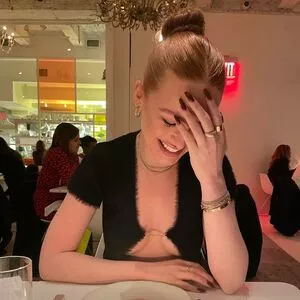 Madelaine Petsch / madelame nude photo #0168