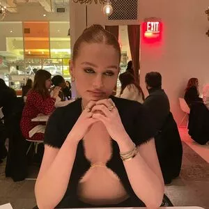Madelaine Petsch / madelame nude photo #0169