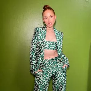 Madelaine Petsch / madelame nude photo #0174