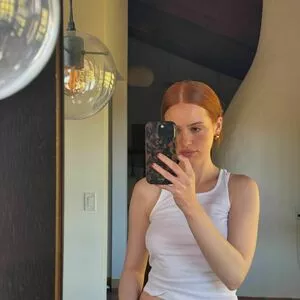 Madelaine Petsch / madelame nude photo #1163