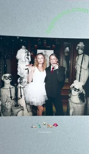 Madeleine Arthur / madeleinearthur nude photo #0064