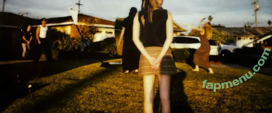 Madeleine Arthur nude photo #0069 (madeleinearthur)