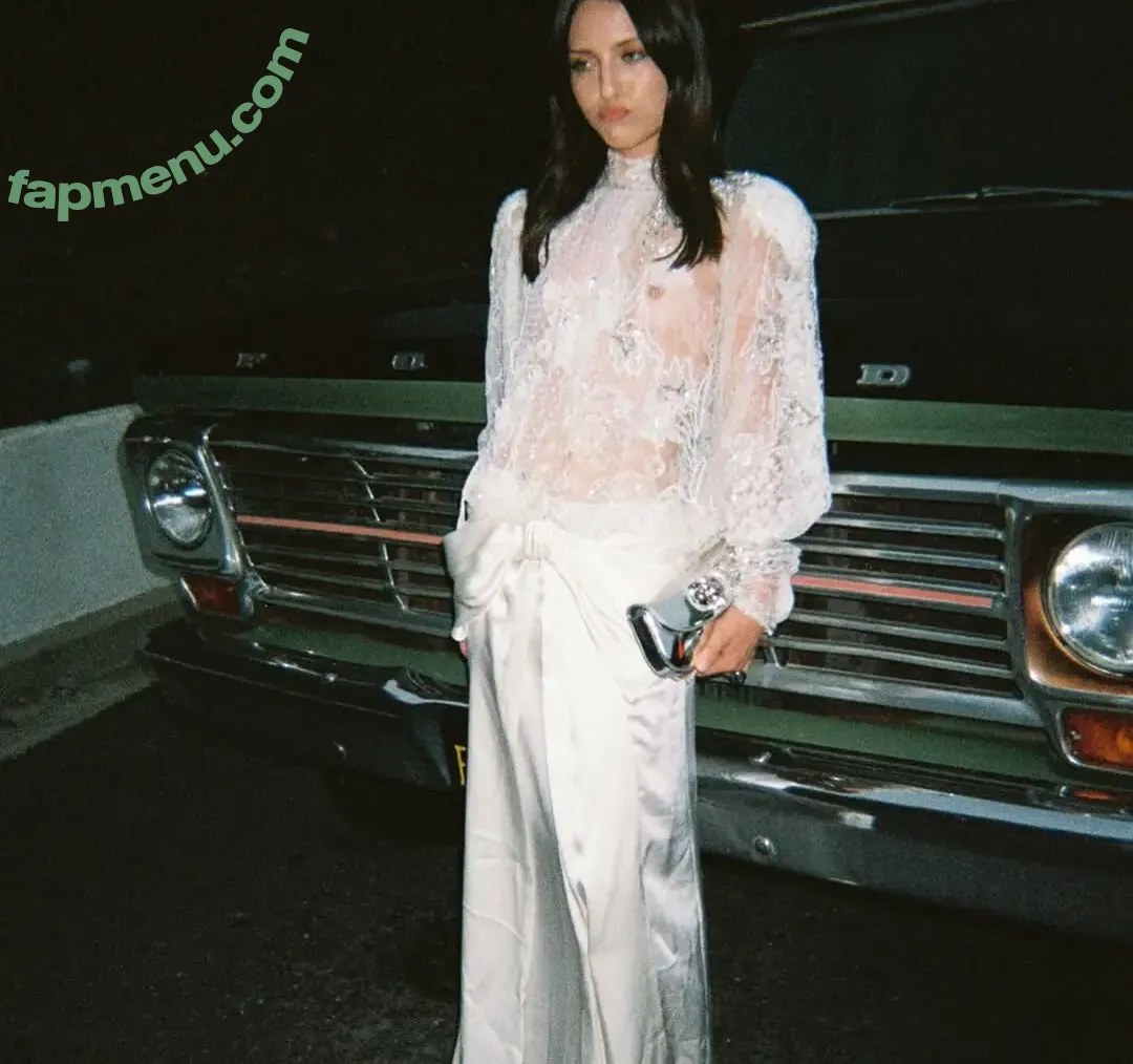 Madeline Argy nude photo #0215 (madelineargy)