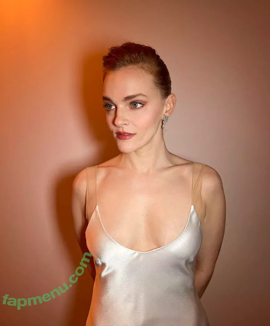 Madeline Brewer nude photo #0037 (madbrew)