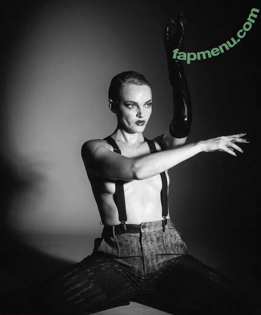 Madeline Brewer nude photo #0057 (madbrew)