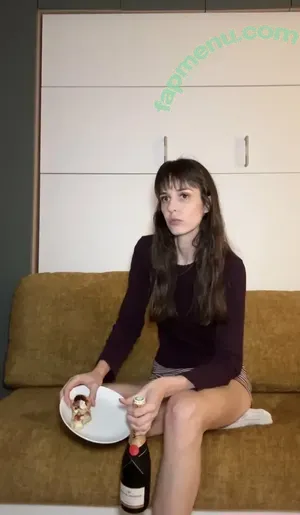 Madeline Quinn / maddiequinn / madelimequinn nude photo #0026