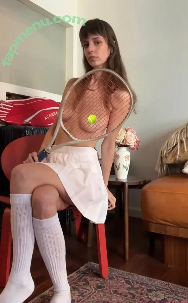 Madeline Quinn nude photo #0023 (maddiequinn / madelimequinn)