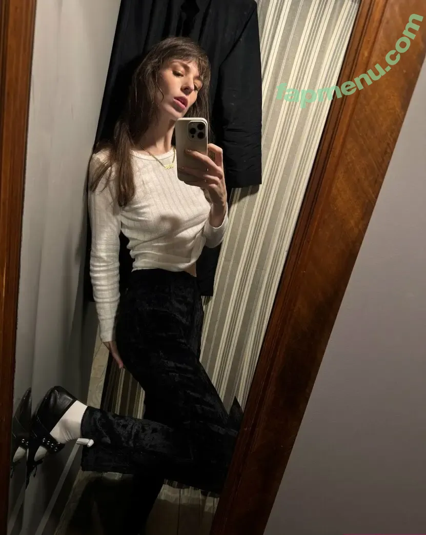 Madeline Quinn nude photo #0027 (maddiequinn / madelimequinn)