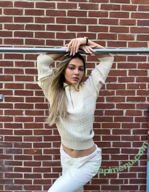 Madelyn Cline / madelyncline nude photo #1291