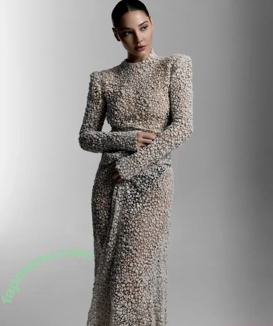 Madelyn Cline nude photo #1284 (madelyncline)