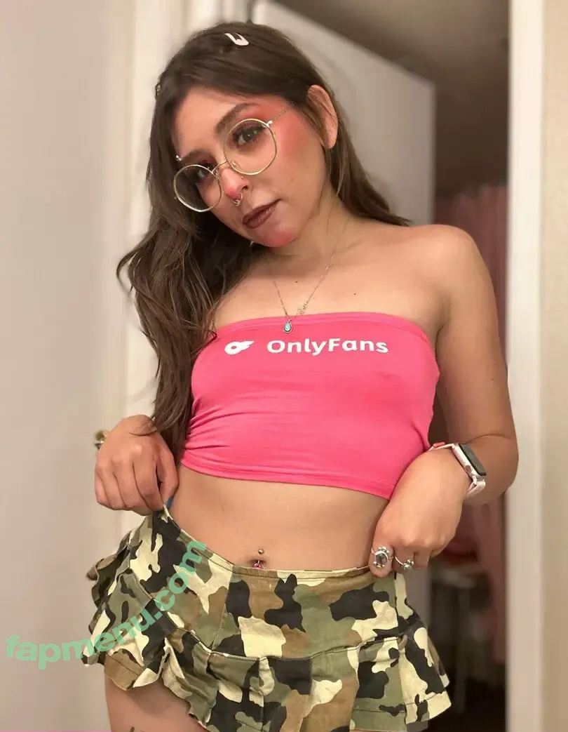 madelynbee nude photo #0004 (madelynbee.oyd)